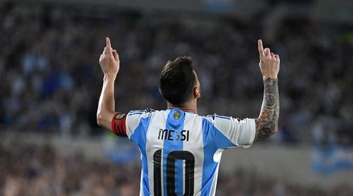 শেষ বিশ্বকাপে মেসির জাদু দেখার অপেক্ষায় ফুটবল বিশ্ব
