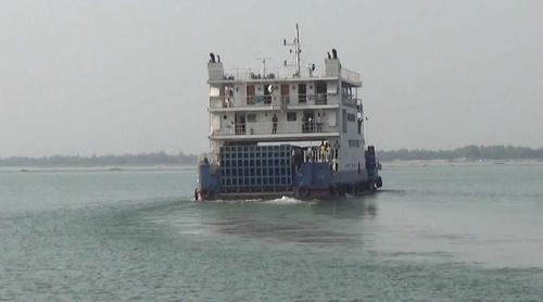 পাটুরিয়া-দৌলতদিয়া রুটে ফেরি চলাচল স্বাভাবিক
