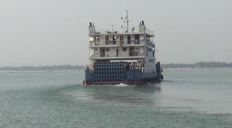 পাটুরিয়া-দৌলতদিয়া রুটে ফেরি চলাচল স্বাভাবিক