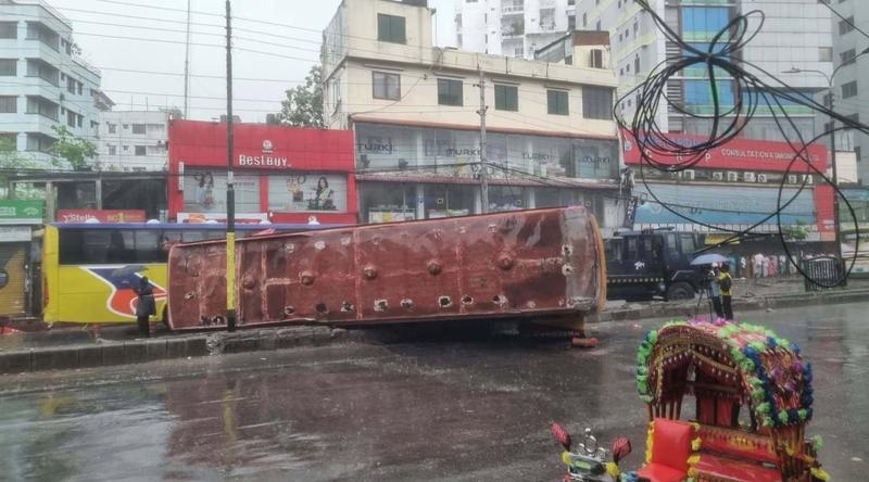 রাজধানীর নর্দায় দুই বাসের সংঘর্ষে নিহত ৪, আহত ১০