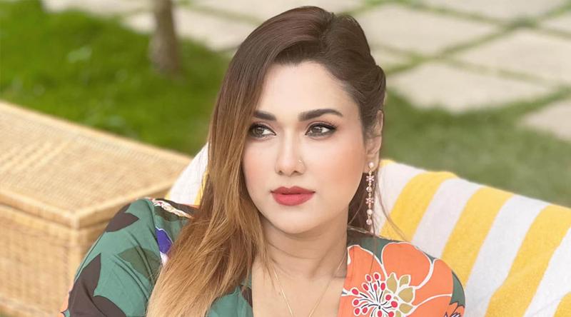 বাসায় ঢুকে চিত্রনায়িকা ববির কোটি টাকার সোনা-দানা নিয়ে গেল চোর!