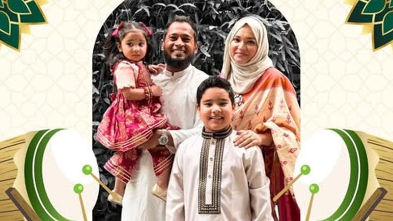 নামাজ শেষে ঈদের শুভেচ্ছা জানালেন মুশফিক