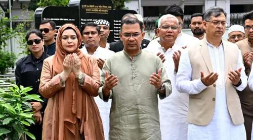 ঈদের দিনে বিডিআরের নিহত সেনাদের শ্রদ্ধা প্রধানমন্ত্রীর