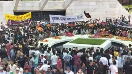 জিয়াউর রহমানের সমাধিতে নেতাকর্মীদের ঢল