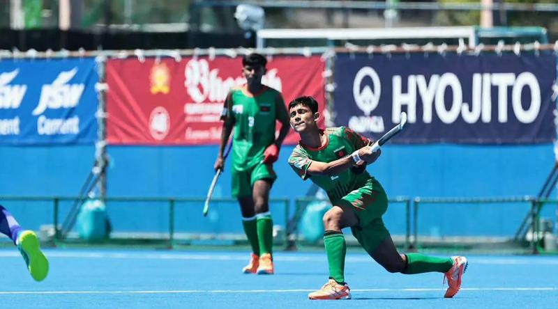 মালয়েশিয়াকে হারাল বালকরা, জাপানের কাছে ১২ গোল হজম বালিকাদের