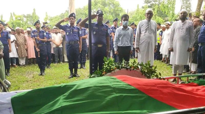 পারিবারিক কবরস্থানে চিরনিদ্রায় শায়িত ঠাকুরগাঁওয়ের সাবেক এমপি দবিরুল ইসলাম