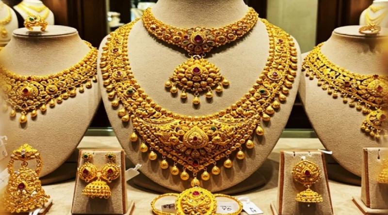 দেশের বাজারে আজ কত টাকায় মিলবে এক ভরি স্বর্ণ?