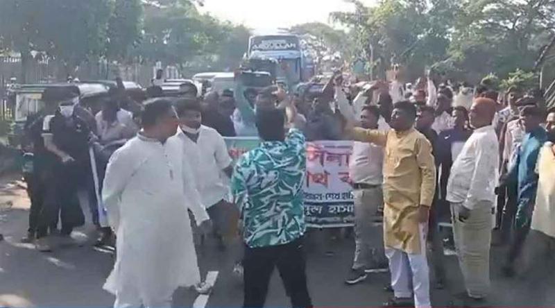 কুমিল্লায় হঠাৎ আ.লীগের ঝটিকা মিছিল