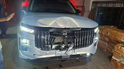 রাজধানীর পল্টনে সাবেক সিআইডি প্রধানের গাড়ির ধাক্কায় রিকশাচালক আহত