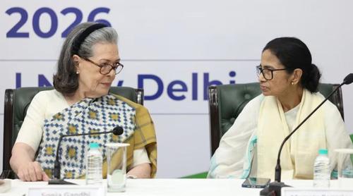 ‘ইন্ডিয়া’ জোটের বৈঠকে মমতার হুংকার, স্বাগত জানালেন সোনিয়া গান্ধী