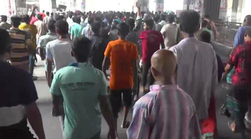 এবার ঢাকা দখলে নেওয়ার হুঁশিয়ারি অটোরিকশা চালকদের