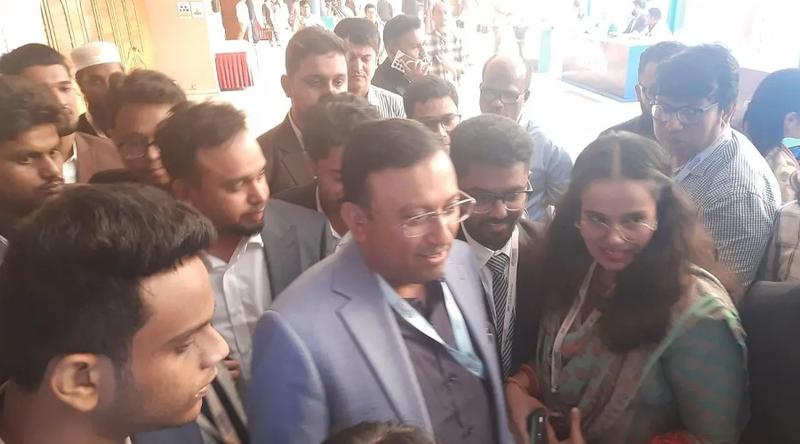 শেখ হা‌সিনা ভার‌তে ব‌সে  যেভাবে বিরক্ত কর‌ছেন, বাংলাদেশ থে‌কে হলে মোদি ঢাকা সফর কর‌তেন