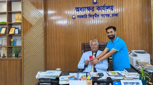 বিশ্ব শিক্ষক দিবসে তিতুমীর কলেজের শিক্ষকদের ফুলেল শুভেচ্ছা মাসুদ রানা পাটোয়ারীর