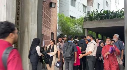 বোমা হামলার হুমকি : ব্র্যাকে তল্লাশি করে প্রবেশ, নিরাপত্তা জোরদার