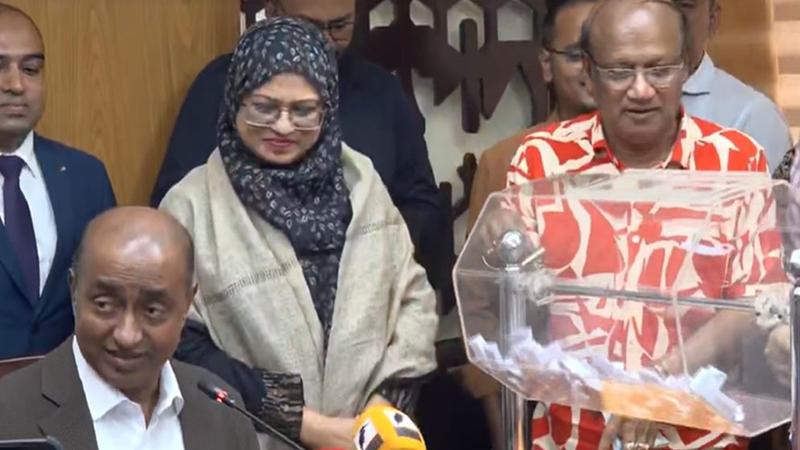 প্রথমবারের মতো লটারিতে সাবরেজিস্ট্রার বদলি
