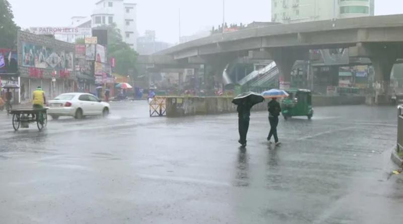 ঢাকায় দুপুরের মধ্যে বজ্রসহ বৃষ্টির পূর্বাভাস