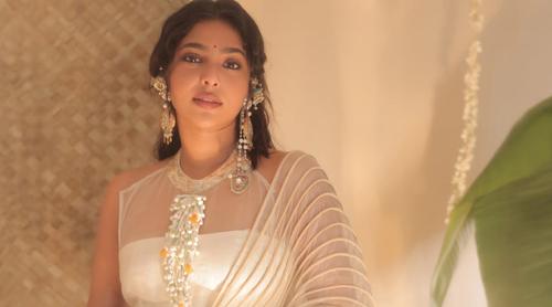 প্রেম খুঁজে পেতে এখন আরো বিভ্রান্ত হতে হয়: ঐশ্বর্য লক্ষ্মী