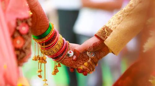 বিয়ের চার মাস পর জানলেন ‘স্ত্রী’ একজন পুরুষ