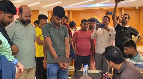 কুয়াকাটায় সেনা কর্মকর্তা সেজে তরুণী নিয়ে হোটেলে, যুবকের ১ বছরের কারাদণ্ড