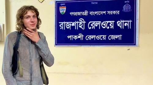 চুরি যাওয়া ম্যাকবুক-ক্যামেরা ছাড়াই ঢাকায় ফিরলেন জার্মান পর্যটক