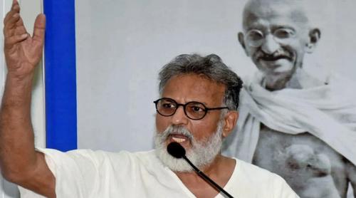 যন্তর মন্তরে যাওয়ার পথে গুম মহাত্মা গান্ধীর প্রপৌত্র