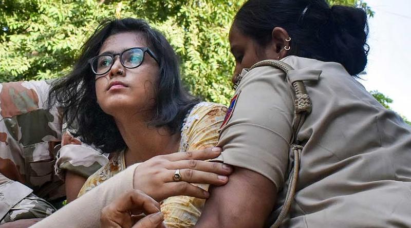 ছাত্র সংগঠন আইসার জাতীয় সভাপতি নেহা বোরা আটক