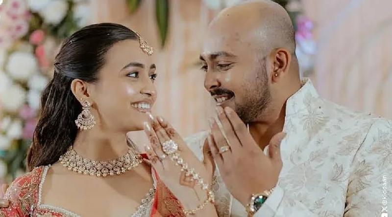 বাগদান ভাঙার কয়েক সপ্তাহের মধ্যেই ফের একসঙ্গে পৃথ্বী শ-আকৃতি