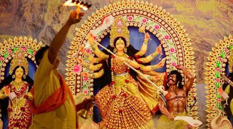 শারদীয় দুর্গোৎসব শুরু, আজ মহাষষ্ঠী