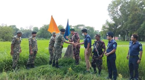 ১৫ ঘণ্টা পর মুক্তি পেল কুমিল্লা সীমান্তে বিএসএফের হাতে আটক ২ পুলিশ