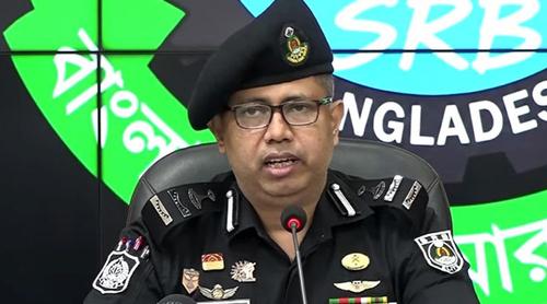 হোয়াটসঅ্যাপে প্রশ্নপত্র সরবরাহ করতো চক্রটি, নিতো ৮ থেকে ১০ লাখ টাকা: এসআরবি