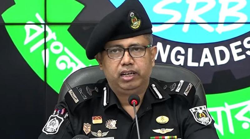 হোয়াটসঅ্যাপে প্রশ্নপত্র সরবরাহ করতো চক্রটি, নিতো ৮ থেকে ১০ লাখ টাকা: এসআরবি