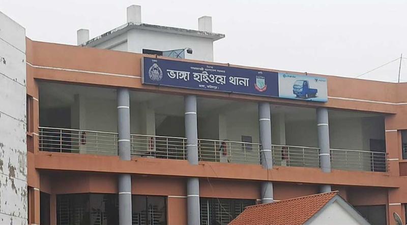 বাড়ি ফেরার পথে সড়ক দুর্ঘটনায় প্রাণ গেল পুলিশ সদস্যের