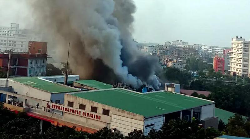 গাজীপুরে ইবনে সিনা ওষুধ কারখার আগুন নিয়ন্ত্রণে