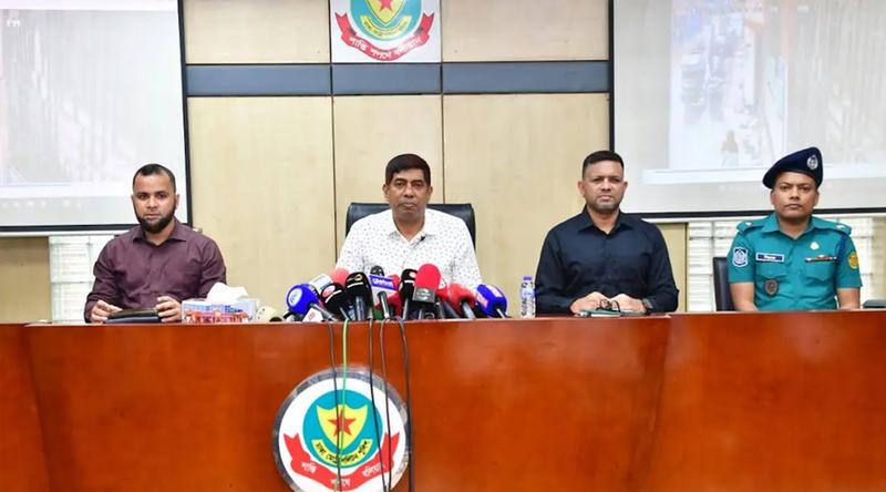 মাদক অভিযানে পিস্তল হাতে ইশরাক, আইনের ব্যত্যয় হলে ‘ব্যবস্থা নেবে পুলিশ’