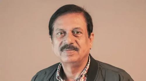 ‘দয়া করে হাতটা বাঁধবেন না, আমাদের কাছে আবার আসতে হবে’