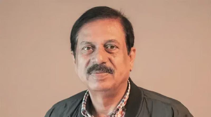 ‘দয়া করে হাতটা বাঁধবেন না, আমাদের কাছে আবার আসতে হবে’