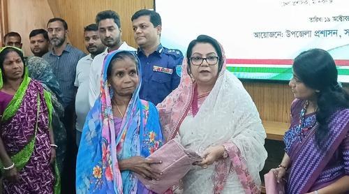 পূজায় আসনপ্রতি ৪ লাখ ৪১ হাজার টাকা বরাদ্দ দেওয়া হয়েছে : খাদ্যমন্ত্রী