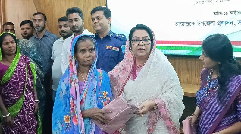 পূজায় আসনপ্রতি ৪ লাখ ৪১ হাজার টাকা বরাদ্দ দেওয়া হয়েছে : খাদ্যমন্ত্রী