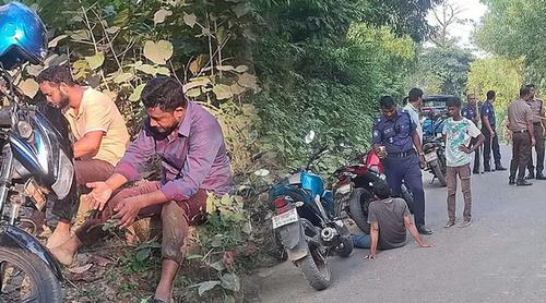 কক্সবাজারে পাহাড়ি সড়কে শতাধিক যাত্রীকে জিম্মি করে ডাকাতি