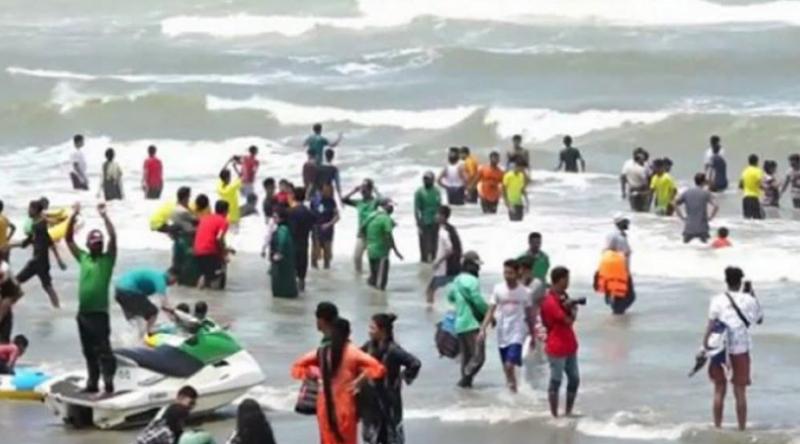 কক্সবাজারের হিমছড়ি সৈকতে গোসলে নেমে ৩ পর্যটকের মৃত্যু