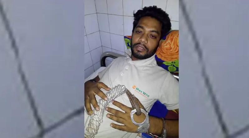 ফেসবুকে পুরানো ছবি দিয়ে ক্ষোভ ঝাড়লেন নয়ন