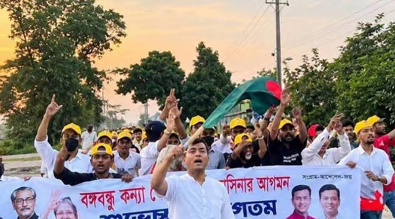 ফেনীতে সকালে নিষিদ্ধ ছাত্রলীগের ঝটিকা মিছিল, দুপুরে গ্রেপ্তার ১৩