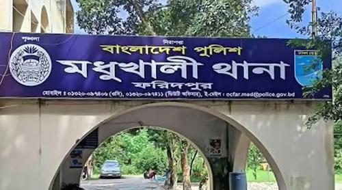 ফরিদপুরে বাস-এম্বুলেন্সের মুখোমুখি সংঘর্ষে নিহত ৩