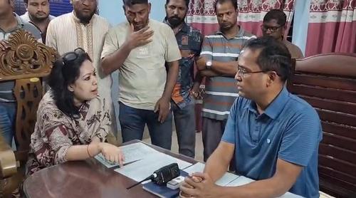 থানায় রুমিন ফারহানা ও ওসির বাগ্‌বিতণ্ডা, পুলিশের জিডি