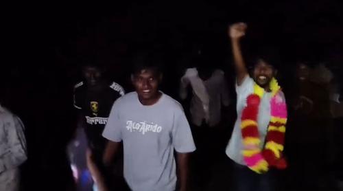 ‘ডিসেম্বরে খেলা হবে’ স্লোগান দিয়ে রাতের আঁধারে নিষিদ্ধ ছাত্রলীগের মিছিল