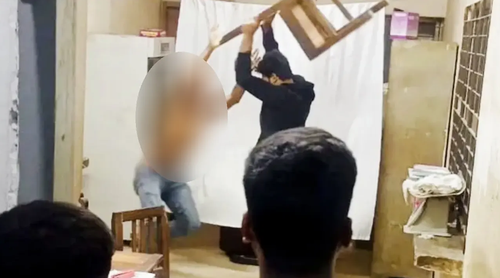 লক্ষ্মীপুর সদর হাসপাতালে ঢুকে স্বেচ্ছাসেবক দল নেতাকে পেটালেন ছাত্রদল নেতা