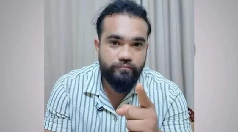দেশ ছাড়ার খবর জানিয়ে রুমি বললেন— ‘আপনারা ভালো থাকেন’