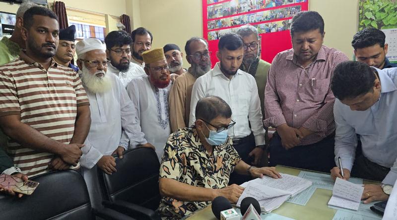 হঠাৎ স্বাস্থ্য কমপ্লেক্সে মন্ত্রী, অনুপস্থিত ৫ চিকিৎসক!
