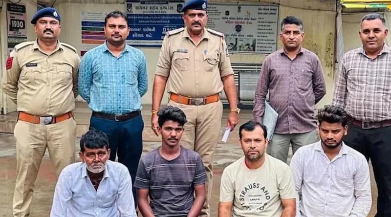 গরু জবাই করায় ভারতে তিনজনের যাবজ্জীবন কারাদণ্ড