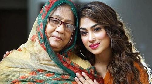 মায়ের সঙ্গে ‘তিক্ত সম্পর্ক’ প্রসঙ্গে মুখ খুললেন পপি